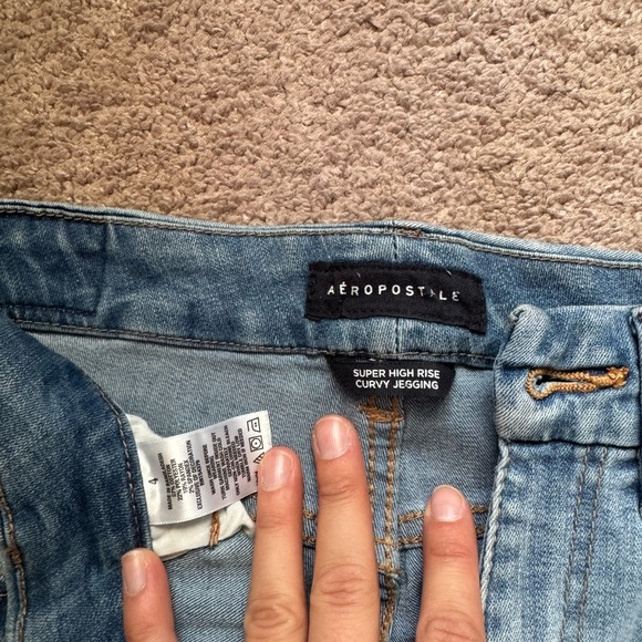 Size 4 Aeropostale Jeans - Picture 2 of 3